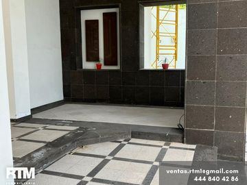 CASA EN VENTA EN PRIVADA LOMAS DEL TEC