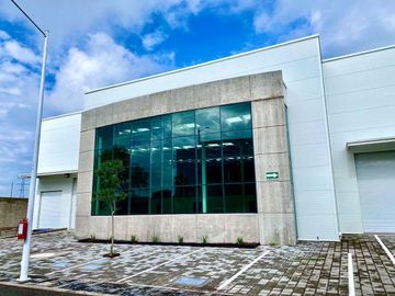 Renta Nave Industrial (2,034m2) Parque Industrial Qro76 $162 mil