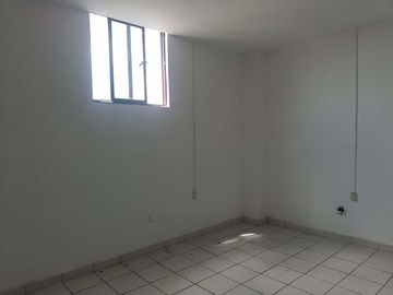 Edificio Comercial en Jardines de Santa Elena, Aguascalientes
