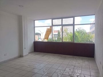 Edificio Comercial en Jardines de Santa Elena, Aguascalientes