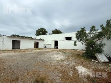SE RENTA BODEGA EN EL CARMELO, CAMPECHE