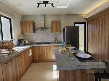 Casa Nueva en Venta con Sala de TV enfrente de Sonterra Querétaro