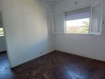 EN VENTA DEPTO 3 AMBIENTES EN PARQUE AVELLANEDA