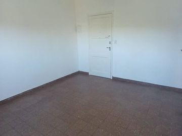 EN VENTA DEPTO 3 AMBIENTES EN PARQUE AVELLANEDA