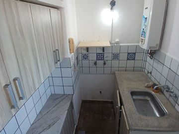 EN VENTA DEPTO 3 AMBIENTES EN PARQUE AVELLANEDA