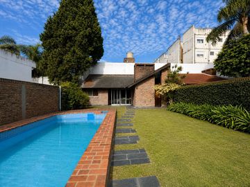 VENTA CASA 4 AMB PARQUE PILETA PARRILLA CASTELAR