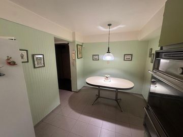 EN VENTA DEPTO 4 AMB EN BARRACAS CON COCHERA Y DEP