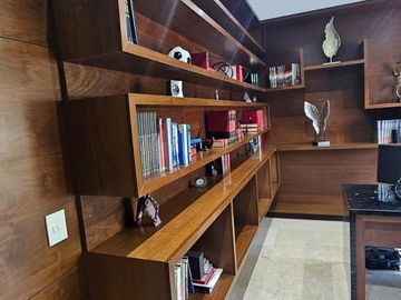 VENTA o RENTA Casa en BOSQUES DEL VALLE en San Pedro - Amueblada y Equipada (  Alberca y Bar) 695 M2