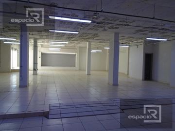 LOCAL EN VENTA Y RENTA EN AVENIDA PRINCIPAL EN EL CENTRO