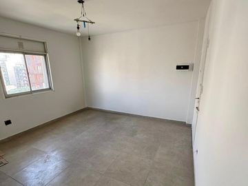 Venta monoambiente RENOVADO - Almagro