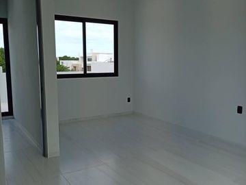Venta Casa en Via Cumbres Av. Huayacán Cancún de 3 Recámaras