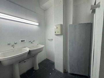 ALQUILER DEPÓSITO Y OFICINAS EN BARRACAS MIXTURA 2