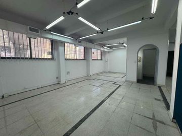 ALQUILER DEPÓSITO Y OFICINAS EN BARRACAS MIXTURA 2