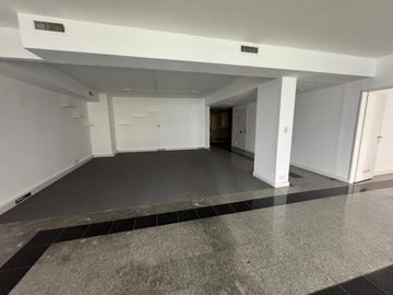 VENTA OFICINA MICROCENTRO PISO 1 320 METROS