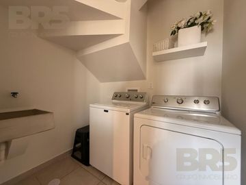 Casa con Jardín enfrente de Sonterra Querétaro