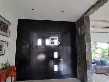 CASA EN VENTA DE 5 HABITACIONES  RESIDENCIAL VILLA MAGNA