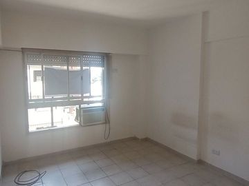EN VENTA DEPTO 2 AMBIENTES CON BALCÓN - CABALLITO