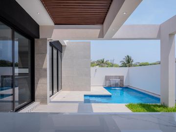 LAS OLAS, Casa en VENTA con alberca, roof garden, recamara en PB y climatizada