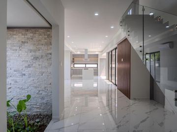 LAS OLAS, Casa en VENTA con alberca, roof garden, recamara en PB y climatizada