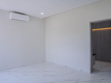 LAS OLAS, Casa en VENTA con alberca, roof garden, recamara en PB y climatizada