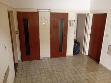 Venta oficina luminosa, en Retiro, apto vivienda