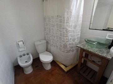 Venta oficina luminosa, en Retiro, apto vivienda