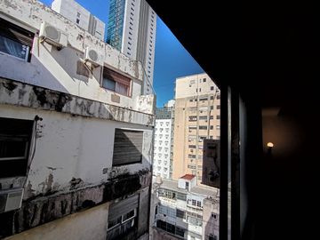 Venta oficina luminosa, en Retiro, apto vivienda