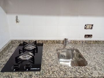 Venta oficina luminosa, en Retiro, apto vivienda