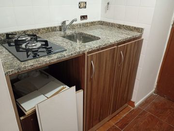 Venta oficina luminosa, en Retiro, apto vivienda