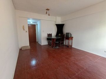 Venta oficina luminosa, en Retiro, apto vivienda