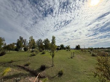 VENTA LOTE 1055,34 BARRIO LOS JUNCOS LUJÁN