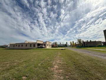 VENTA LOTE 1055,34 BARRIO LOS JUNCOS LUJÁN