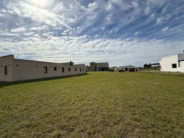 VENTA LOTE 1055,34 BARRIO LOS JUNCOS LUJÁN