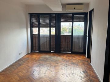 Monoambiente 7° piso apto crédito Liniers