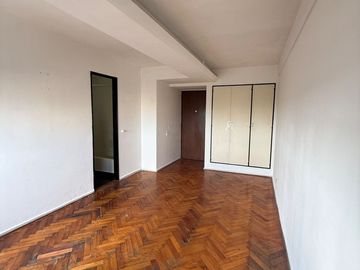 Monoambiente 7° piso apto crédito Liniers