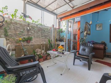 DEPTO EN VENTA 2 AMB BALVANERA PATIO CUB PARRILLA