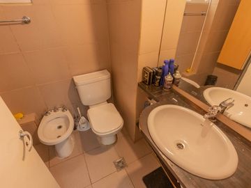 DEPTO EN VENTA 2 AMB BALVANERA PATIO CUB PARRILLA