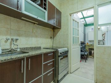 DEPTO TIPO PH EN PB VENTA 2 AMB V GRAL MITRE PATIO