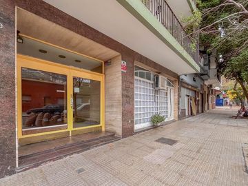 DEPTO TIPO PH EN PB VENTA 2 AMB V GRAL MITRE PATIO