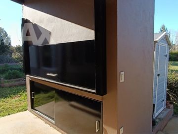 Venta casa 4 amb. c/pileta lote 1500 m²