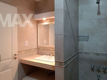 Venta casa 4 amb. c/pileta lote 1500 m²