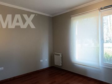 Venta casa 4 amb. c/pileta lote 1500 m²