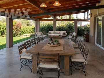 Venta casa 4 amb. c/pileta lote 1500 m²