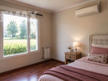 Venta casa 4 amb. c/pileta lote 1500 m²