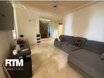 CASA DE UNA SOLA PLANTA EN VENTA, EN COLINAS DEL PARQUE