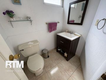 CASA DE UNA SOLA PLANTA EN VENTA, EN COLINAS DEL PARQUE