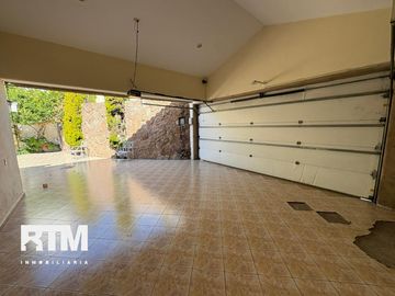 CASA DE UNA SOLA PLANTA EN VENTA, EN COLINAS DEL PARQUE