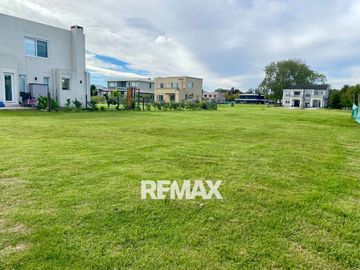 VENTA LOTE CENTRAL Bª CHATEAU PILAR