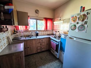Venta casa 3 amb con parque José León Suarez