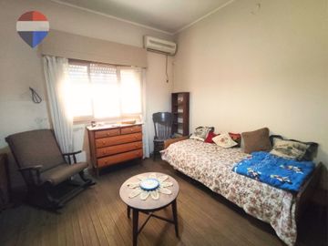 Venta casa 3 amb con parque José León Suarez